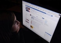 39% des jeunes Américaines s'avouent accros à Facebook 39% des jeunes Américaines s'avouent accros à Facebook