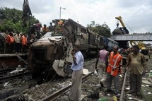 Est de l'Inde: au moins 50 morts dans une collision ferroviaire Est de l'Inde: au moins 50 morts dans une collision ferroviaire