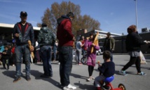 400 migrants évacués à Grande-Synthe (Nord) 400 migrants évacués à Grande-Synthe (Nord)