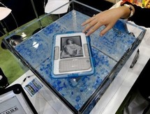 Amazon lance deux nouvelles tablettes de lecture Kindle Amazon lance deux nouvelles tablettes de lecture Kindle