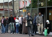 Immigration: le nombre de titre de séjours délivrés est en hausse Immigration: le nombre de titre de séjours délivrés est en hausse