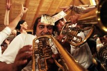 En Serbie, un festival de fanfares bien au-delà de la musique En Serbie, un festival de fanfares bien au-delà de la musique