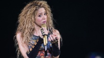 Oui, Shakira a utilisé un symbole nazi dans la promotion de sa tournée Oui, Shakira a utilisé un symbole nazi dans la promotion de sa tournée