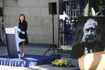 France: personnalités du cinéma et anonymes rendent hommage à Chabrol