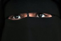 Une femme intégralement voilée exclue d'une salle d'audience à Bobigny Une femme intégralement voilée exclue d'une salle d'audience à Bobigny