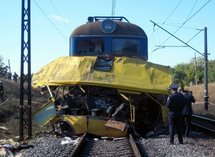 Ukraine: 43 morts dans une collision entre un bus et un train Ukraine: 43 morts dans une collision entre un bus et un train