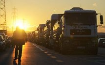 Les manifestants lèvent le blocage du dépôt pétrolier de Fos-sur-Mer Les manifestants lèvent le blocage du dépôt pétrolier de Fos-sur-Mer