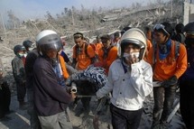 Tsunami en Indonésie: au moins 272 morts et plus de 400 disparus Tsunami en Indonésie: au moins 272 morts et plus de 400 disparus