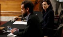Ingérences électorales: Facebook et Twitter se défendent devant le Congrès Ingérences électorales: Facebook et Twitter se défendent devant le Congrès