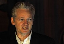 WikiLeaks: libéré, Assange entend dénoncer une campagne de "diffamation"