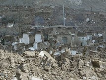 Iran: sept morts dans un tremblement de terre, des villages détruits Iran: sept morts dans un tremblement de terre, des villages détruits