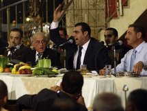Le "zajal", une tradition poétique qui renaît timidement au Liban Le "zajal", une tradition poétique qui renaît timidement au Liban