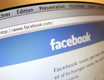 Une femme annonce son suicide sur Facebook, la police vole à son secours Une femme annonce son suicide sur Facebook, la police vole à son secours
