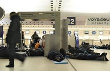 Pagaille monstre dans les aéroports et routes difficiles pour Noël Pagaille monstre dans les aéroports et routes difficiles pour Noël