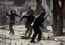Algérie: un jeune homme, tué par balle, première victime des émeutes Algérie: un jeune homme, tué par balle, première victime des émeutes