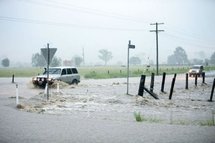 Inondations en Australie: 10 morts, 78 disparus, Brisbane menacée Inondations en Australie: 10 morts, 78 disparus, Brisbane menacée