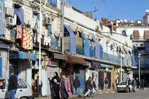 Algérie: une femme, la première, a tenté de s'immoler par le feu Algérie: une femme, la première, a tenté de s'immoler par le feu