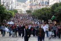 Algérie: les autorités appellent les citoyens à ne pas manifester samedi