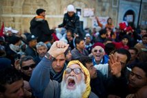 Un millier de manifestants à Tunis devant le siège du Premier ministre