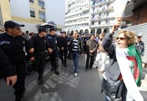 Algérie: sit-in de journalistes du secteur public Algérie: sit-in de journalistes du secteur public