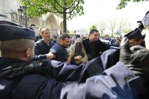 Interpellations de femmes en niqab au premier jour de la loi contre le voile intégral Interpellations de femmes en niqab au premier jour de la loi contre le voile intégral