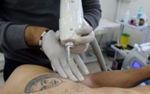 Longtemps méprisé, le tatouage sort de l'ombre en Tunisie
