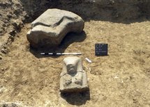 Egypte: découverte d'une énorme statue d'Amenhotep III Egypte: découverte d'une énorme statue d'Amenhotep III