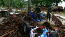 Indonésie: Près de 400 morts après le tsunami, les recherches se poursuivent