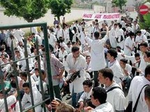 Algérie: des médecins en grève menacent de démissionner collectivement Algérie: des médecins en grève menacent de démissionner collectivement