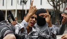Troubles dans la banlieue de Tunis: un homme tué, selon un témoin Troubles dans la banlieue de Tunis: un homme tué, selon un témoin