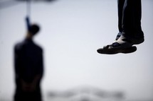 Huit criminels pendus en Iran dont cinq en public Huit criminels pendus en Iran dont cinq en public