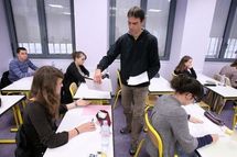 La France attentive à la fraude aux portables pour le "bac" La France attentive à la fraude aux portables pour le "bac"
