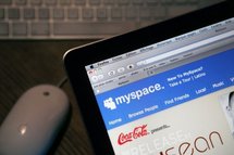 La plupart des réseaux sociaux sur l'internet ne protègent pas les mineurs La plupart des réseaux sociaux sur l'internet ne protègent pas les mineurs