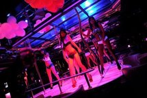 Un bar à strp-tease Un bar à strp-tease