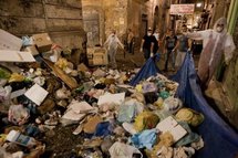 Ode poétique sur internet à Naples, "territoire de déchets"