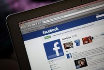 La moitié des adultes américains fréquentent les réseaux sociaux La moitié des adultes américains fréquentent les réseaux sociaux