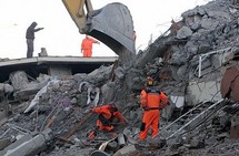 Fort séisme en Turquie: 217 morts et un millier de blessés, les secours mobilisés Fort séisme en Turquie: 217 morts et un millier de blessés, les secours mobilisés