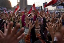 Egypte: Ganzouri veut un gouvernement d'union nationale, manifestation au Caire