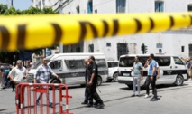 Deux attentats suicides à Tunis, un policier tué Deux attentats suicides à Tunis, un policier tué