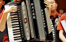 Cinq jeunes accordéonistes nord-coréens font un tabac sur YouTube Cinq jeunes accordéonistes nord-coréens font un tabac sur YouTube