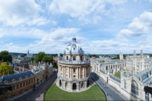 Un professeur d'Oxford accusé d'avoir vendu sans autorisation des papyrus bibliques Un professeur d'Oxford accusé d'avoir vendu sans autorisation des papyrus bibliques