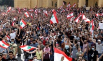 Les Libanais manifestent en masse leur colère contre leurs dirigeants Les Libanais manifestent en masse leur colère contre leurs dirigeants