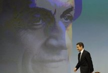 France: Sarkozy se veut le "candidat du peuple", pilonne à nouveau le PS