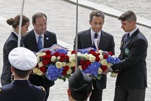 Hollande a célébré le 8-Mai avec Sarkozy avant de retrouver ses dossiers