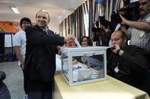 Algérie: victoire du FLN grâce à Bouteflika