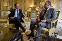 Hollande réaffirme la force des liens de Paris avec Rabat et Alger