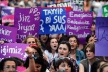 Les Turcs opposés à l'interdiction de l'avortement Les Turcs opposés à l'interdiction de l'avortement