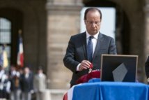 Hollande exprime la "gratitude de la France" aux soldats morts en Afghanistan