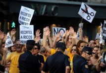 Espagne: les "indignés" manifestent contre le plan de rigueur