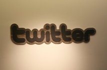 Couper court aux rumeurs sur Twitter, une tâche ardue selon les spécialistes